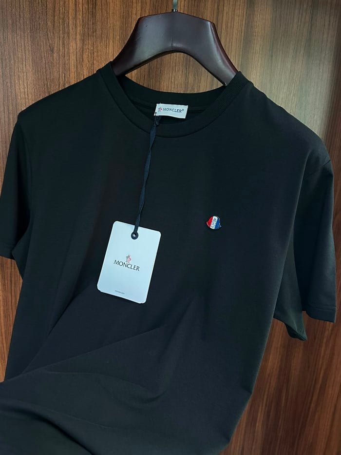 Metal Logolu Bisiklet Yaka T-Shirt