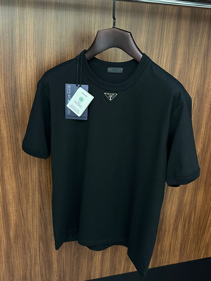 Yaka Metal Logolu T-Shirt