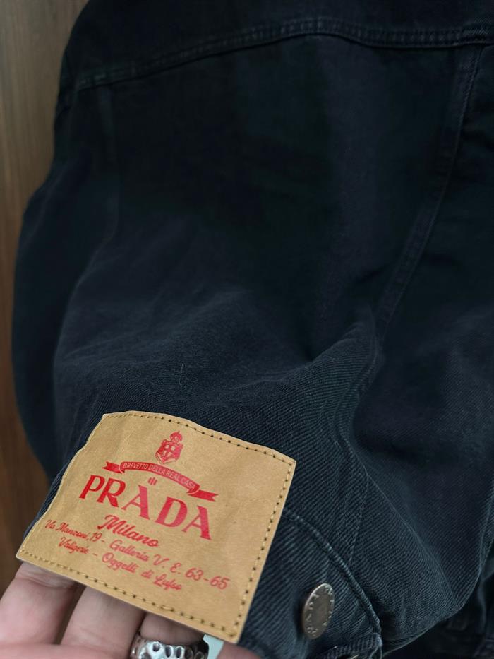 Metal Logolu Yıkama Detaylı Kot Ceket