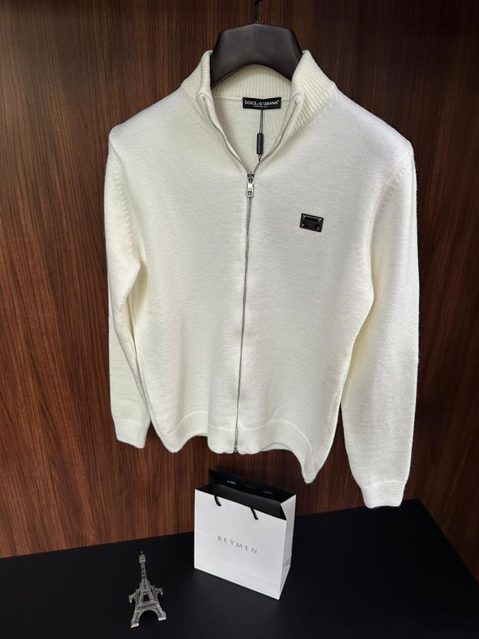 Metal Logolu Yün Hırka