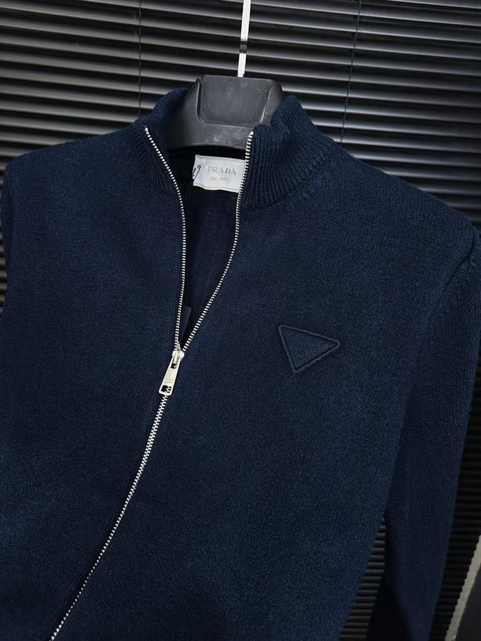 Nakış Logolu Hırka