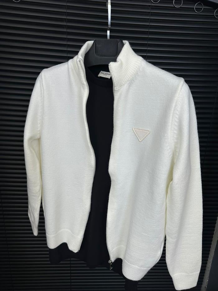 Nakış Logolu Hırka