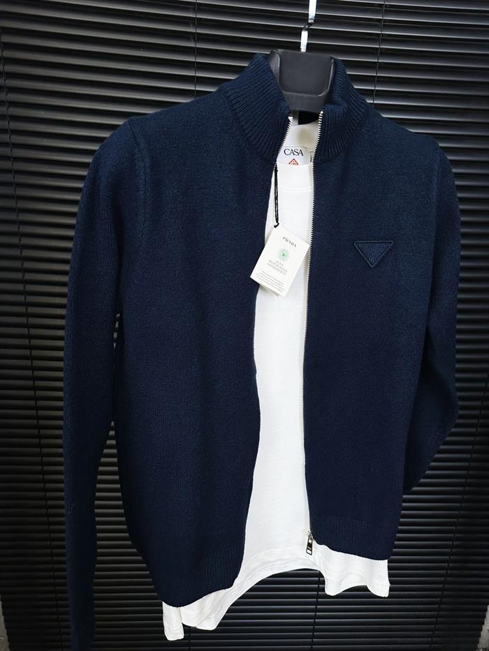 Nakış Logolu Hırka