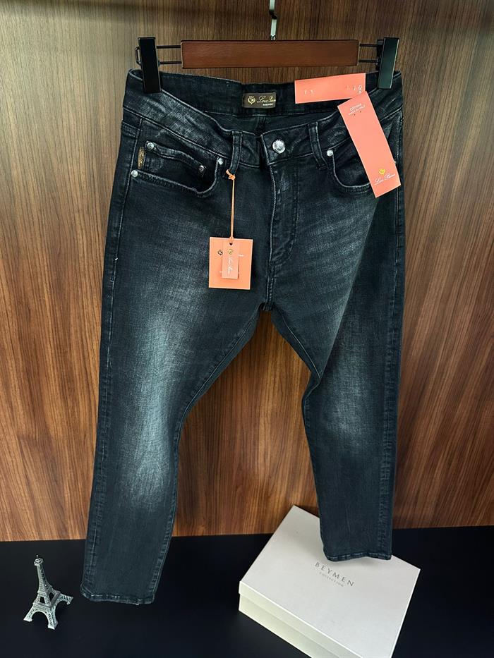 Metal Logolu Likralı Jean