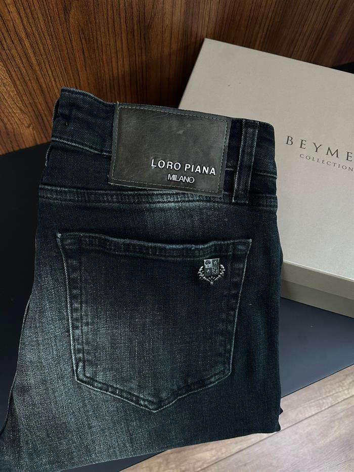 Metal Logolu Likralı Jean