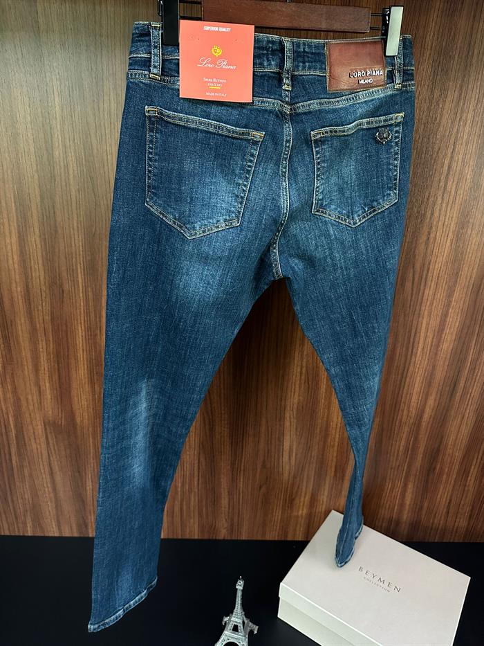 Metal Logolu Likralı Jean