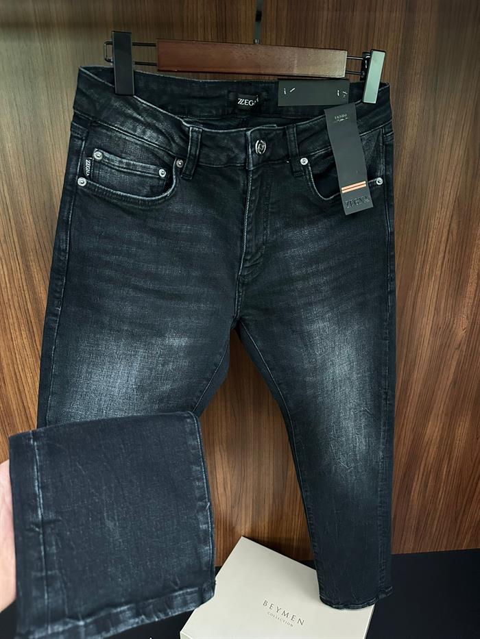 Yıkama Kumaş Metal Logolu Likralı Jean