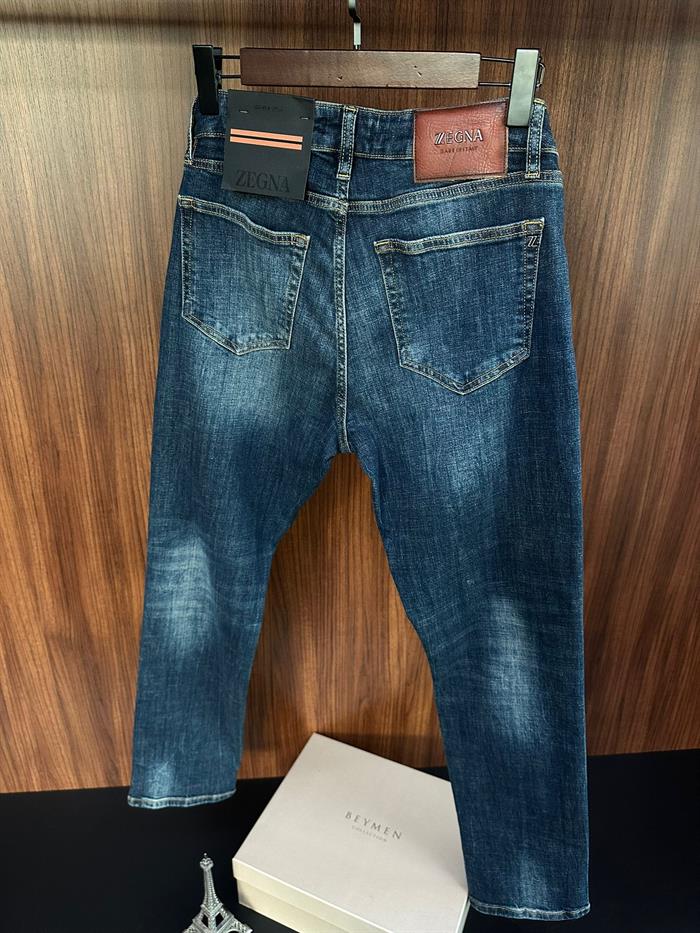 Yıkama Kumaş Metal Logolu Likralı Jean