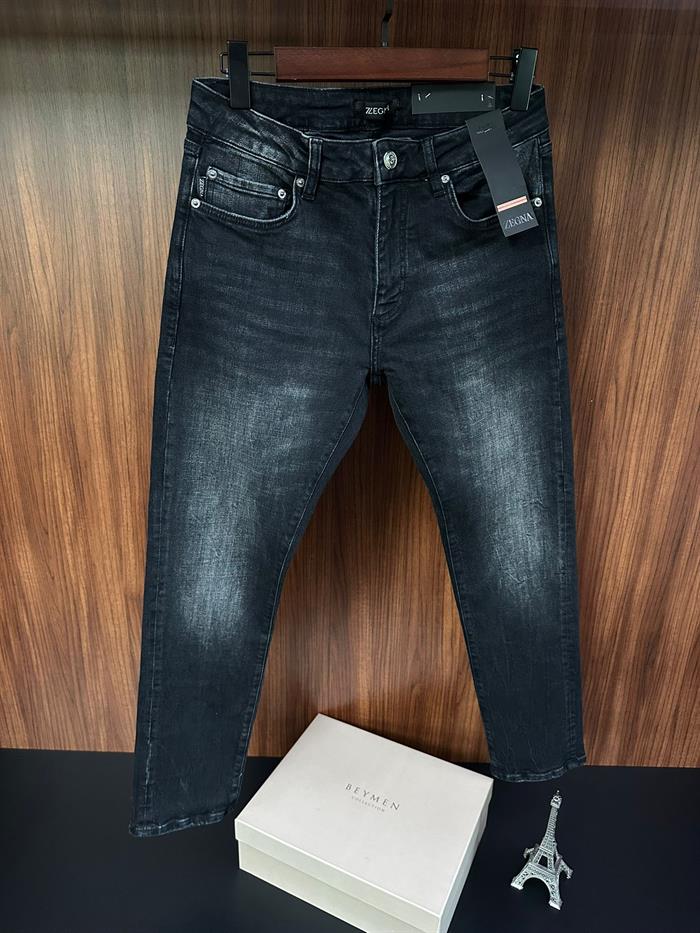 Yıkama Kumaş Metal Logolu Likralı Jean