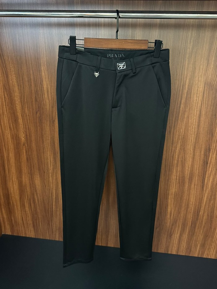 Metal Logolu Kabartma Yazı Detaylı Jogger Pantolon
