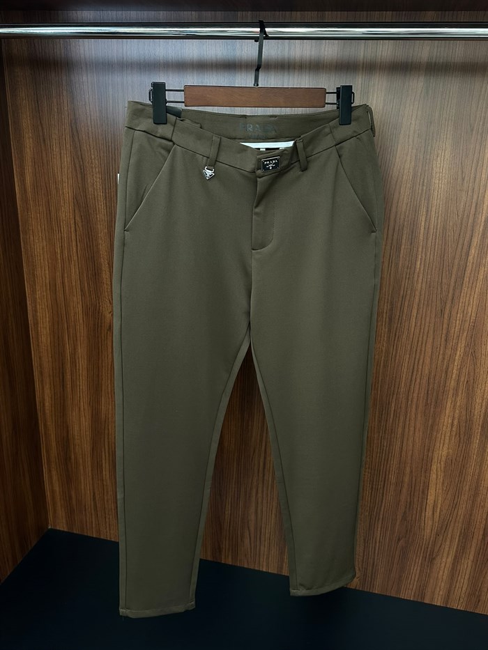 Metal Logolu Kabartma Yazı Detaylı Jogger Pantolon