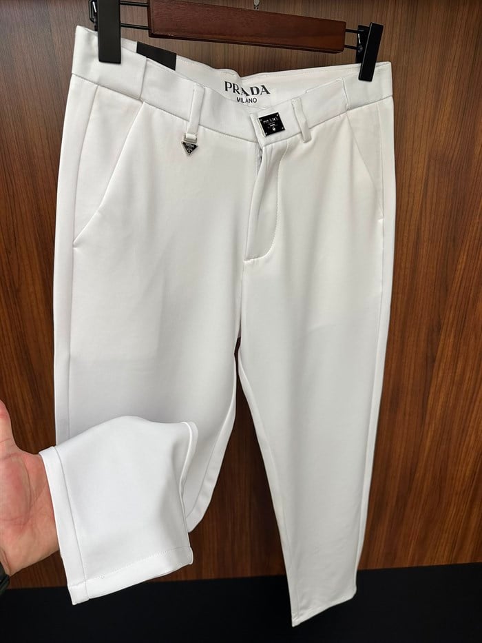 Metal Logolu Kabartma Yazı Detaylı Jogger Pantolon