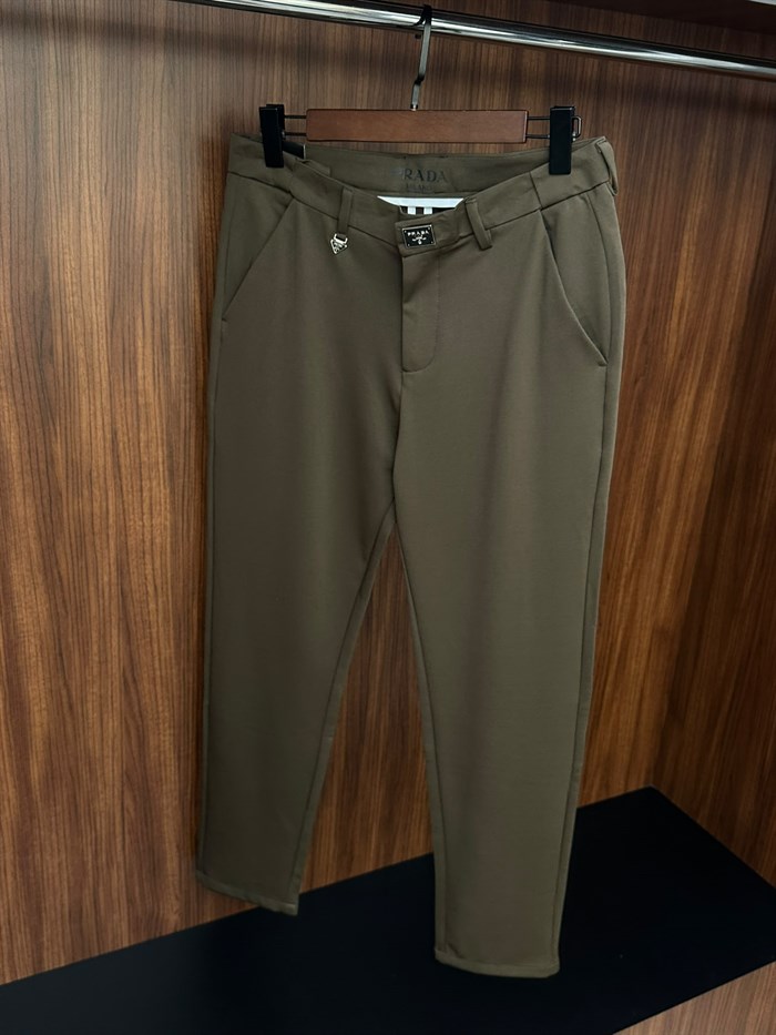 Metal Logolu Kabartma Yazı Detaylı Jogger Pantolon
