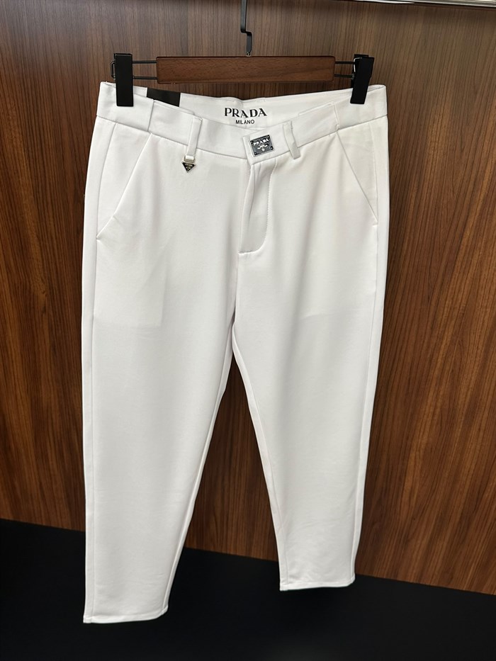 Metal Logolu Kabartma Yazı Detaylı Jogger Pantolon