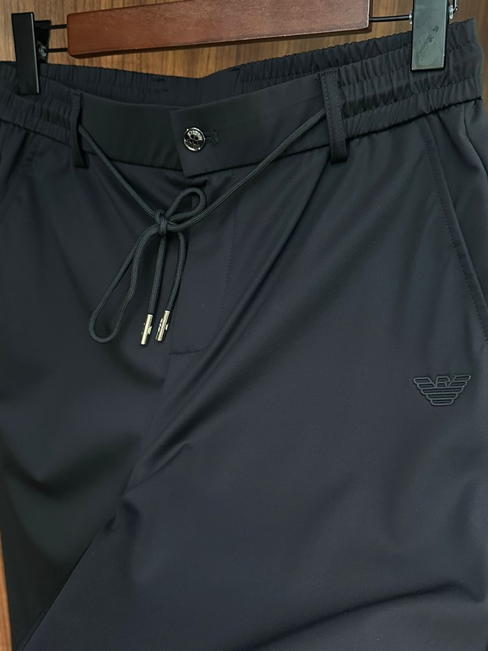 Plastik Kabartma Logolu Jogger Pantolon