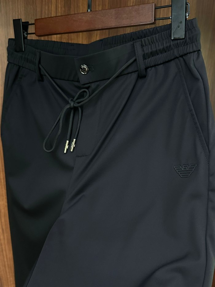 Plastik Kabartma Logolu Jogger Pantolon