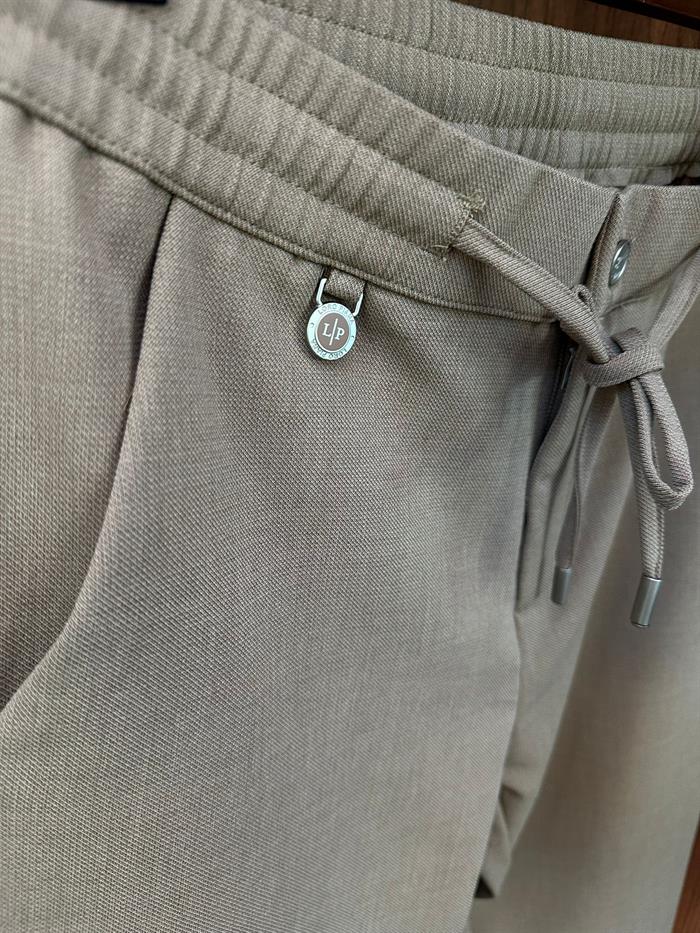 Metal Logolu Beli Lastikli Jogger