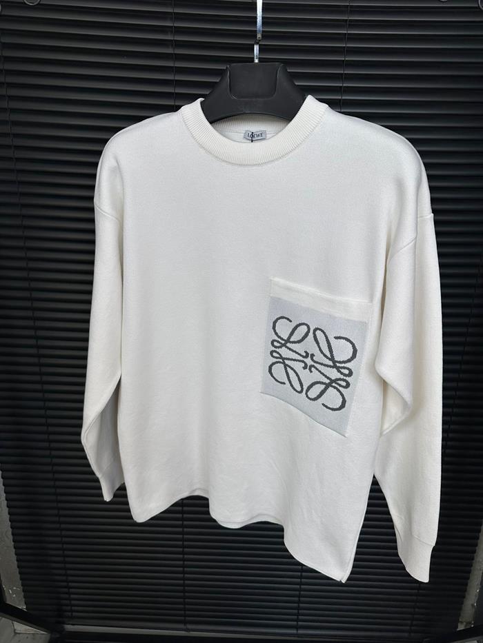 Büyük Nakış Logolu Cepli Kazak