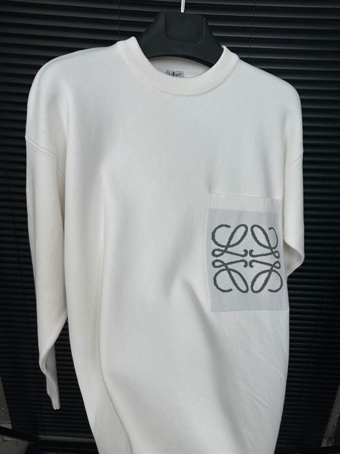 Büyük Nakış Logolu Cepli Kazak