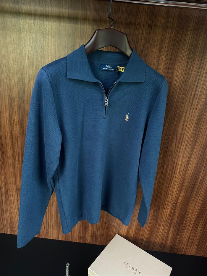 Çelik Örme Triko Nakış Logolu Yakalı Kazak