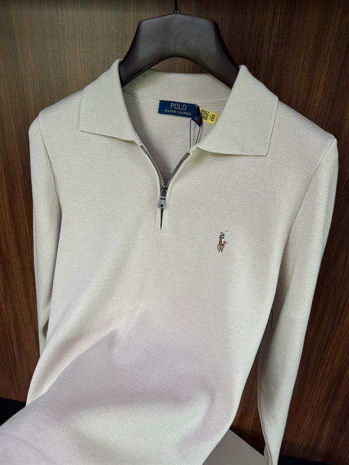 Çelik Örme Triko Nakış Logolu Yakalı Kazak