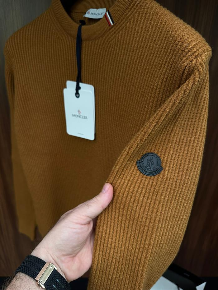 Kolda Marka Logolu Pirinç Örme Kazak