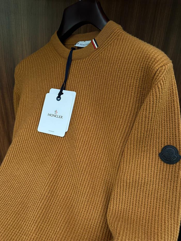 Kolda Marka Logolu Pirinç Örme Kazak