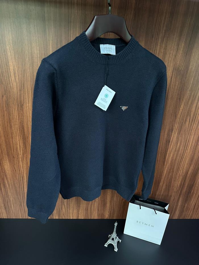 Metal Logo Detaylı Triko Kazak