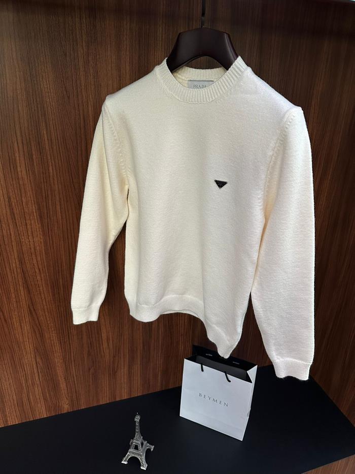 Metal Logo Detaylı Triko Kazak