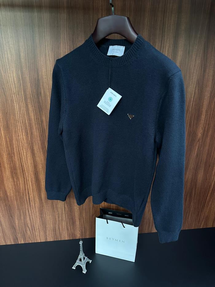 Metal Logo Detaylı Triko Kazak