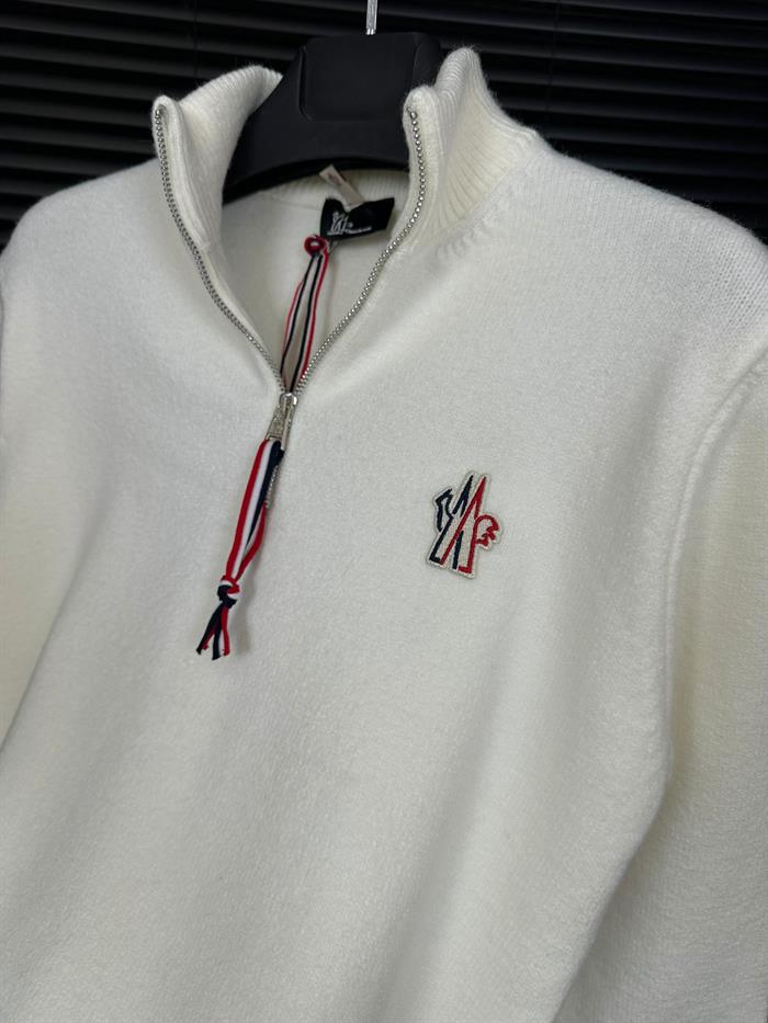 Nakış Logolu Yarım Fermuarlı Yün Kazak