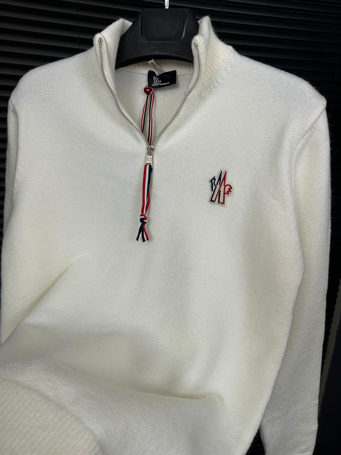 Nakış Logolu Yarım Fermuarlı Yün Kazak