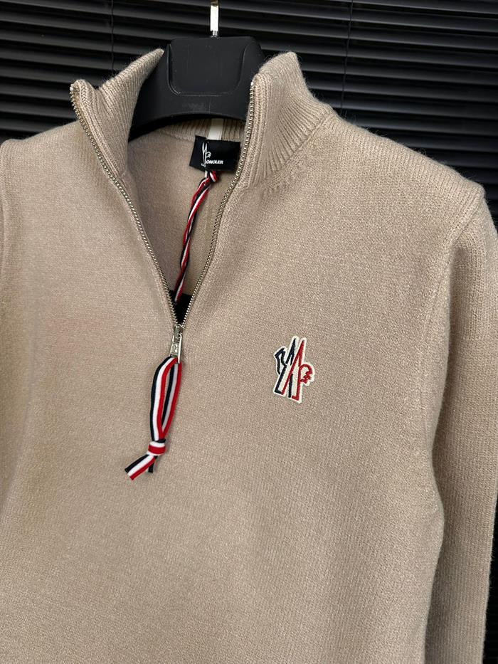 Nakış Logolu Yarım Fermuarlı Yün Kazak