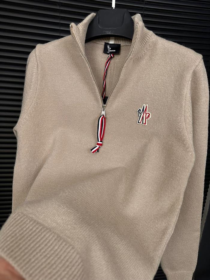 Nakış Logolu Yarım Fermuarlı Yün Kazak