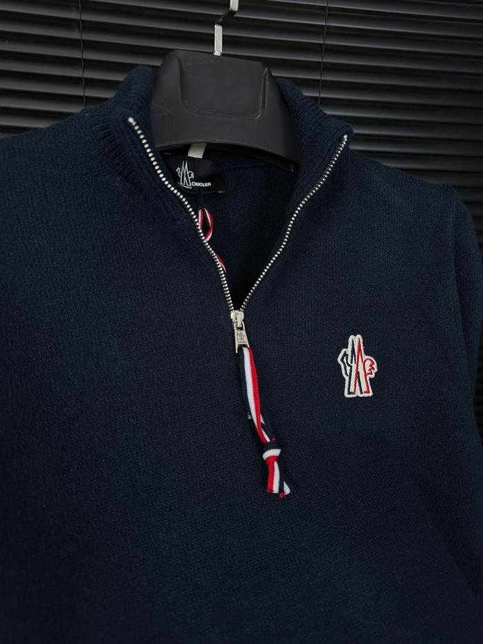 Nakış Logolu Yarım Fermuarlı Yün Kazak