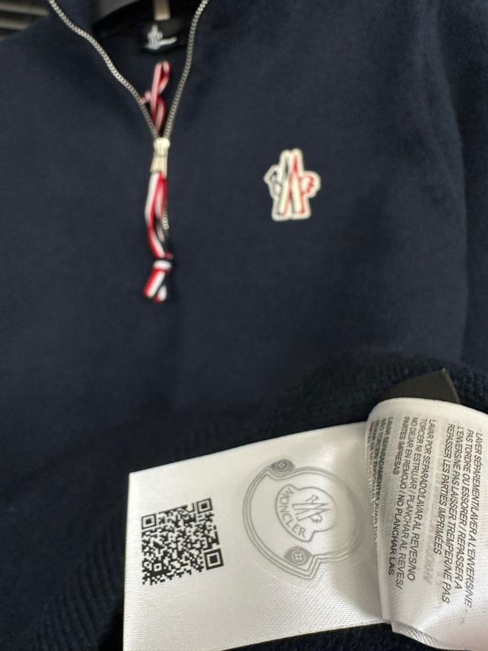 Nakış Logolu Yarım Fermuarlı Yün Kazak