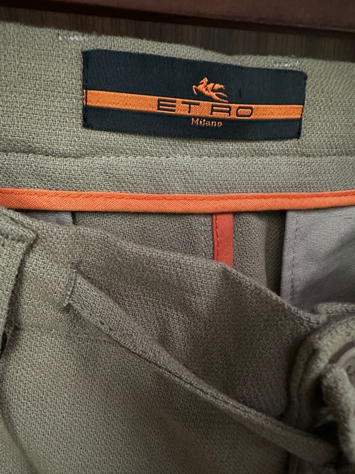 Arka Cep Marka Yazılı Keten Şort