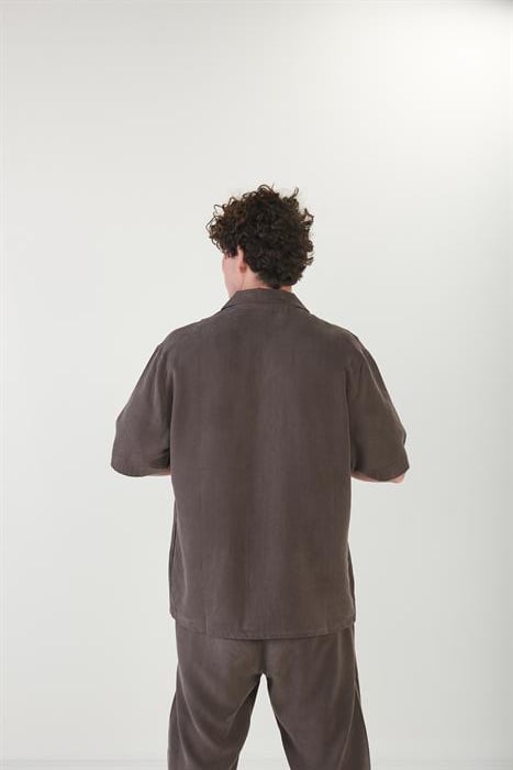 Apaş Yaka Model Dökümlü Gömlek