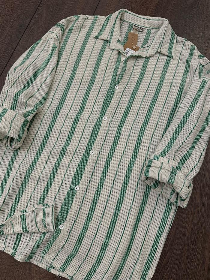 Buldan Yaka İnce Çizgili Gömlek