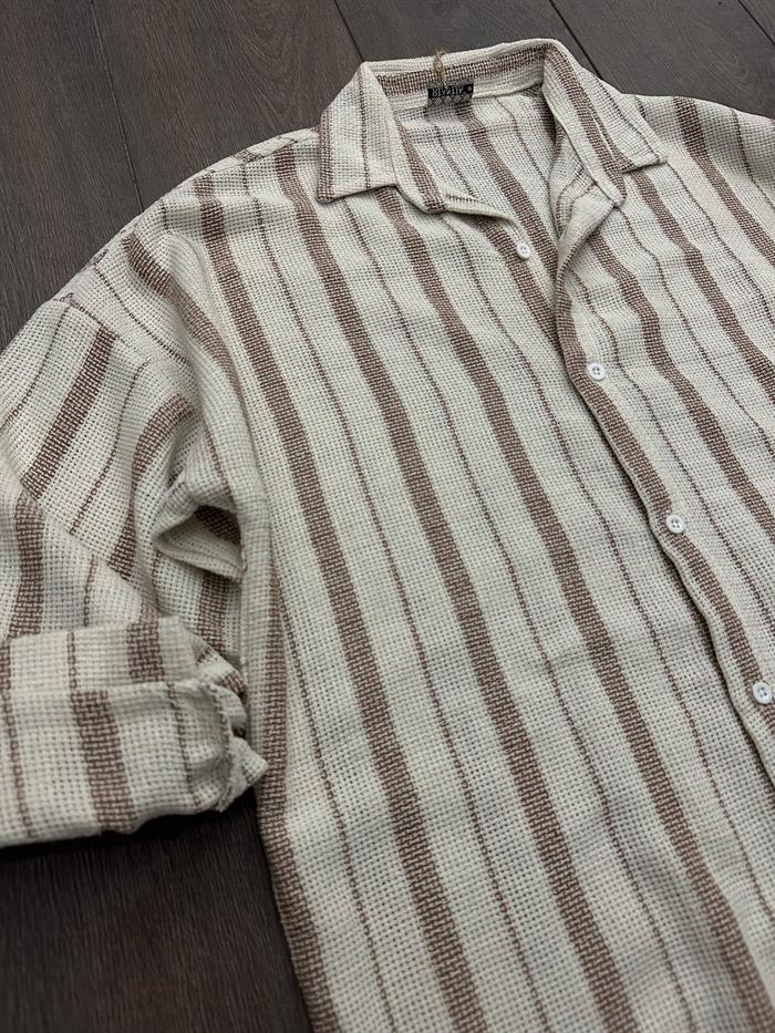 Buldan Yaka İnce Çizgili Gömlek