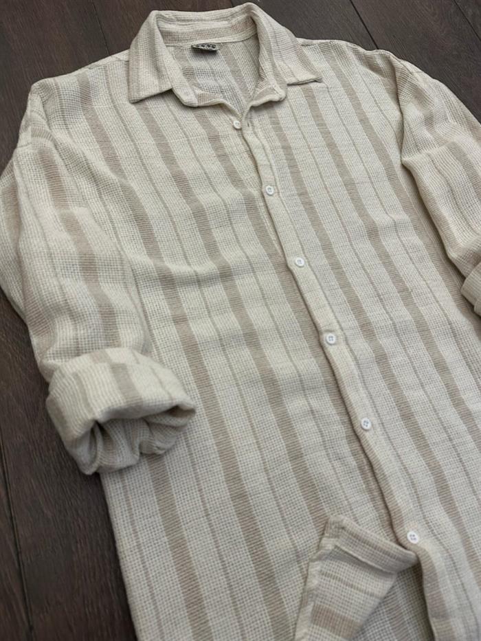 Buldan Yaka İnce Çizgili Gömlek