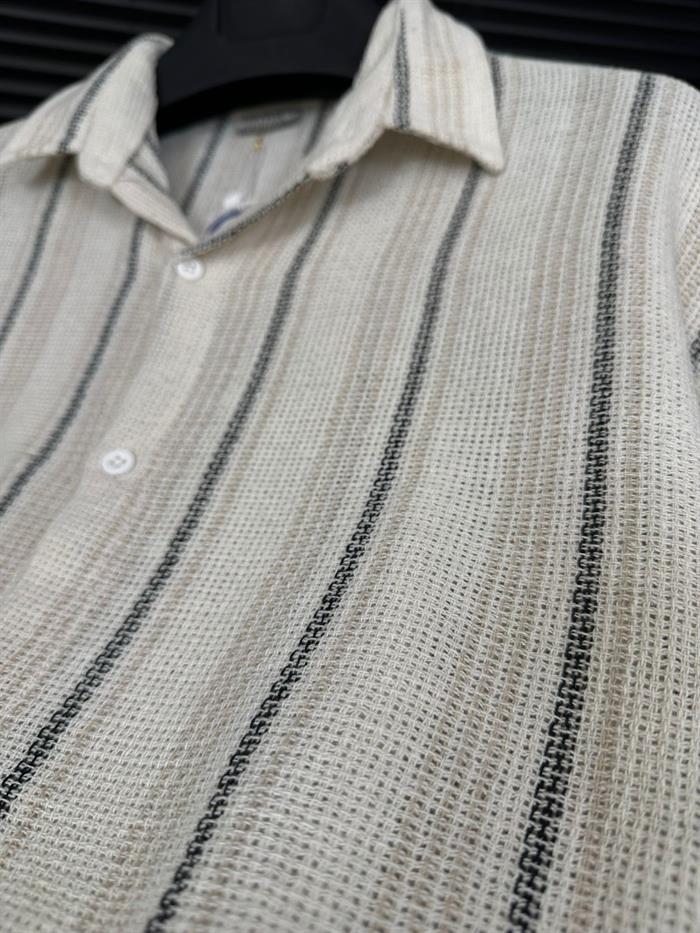 Çizgili Yakalı Keten Gömlek
