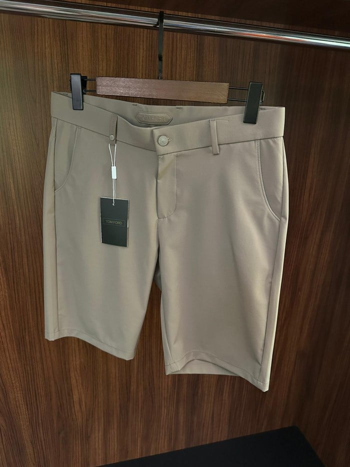 Arka Cep Metal Logo Detaylı Modal Şort