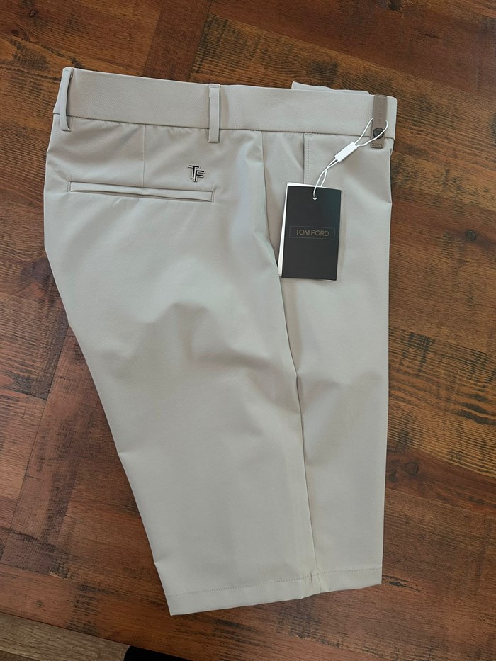 Arka Cep Metal Logo Detaylı Modal Şort