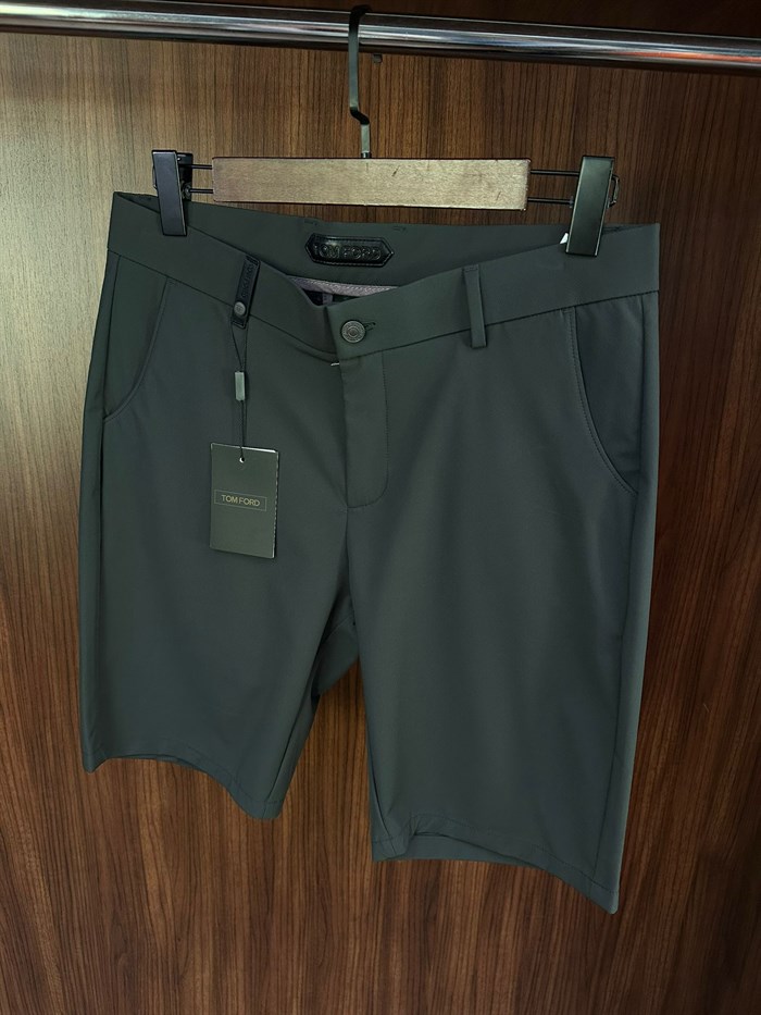 Arka Cep Metal Logo Detaylı Modal Şort