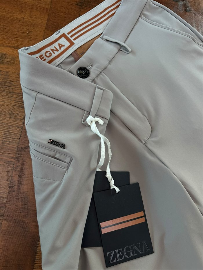 Metal Logo ve Yazı Detaylı İthal Modal Şort