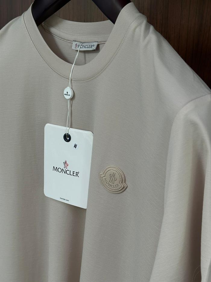 Göğüs Deri Logo Detaylı Modal Kumaş T-Shirt