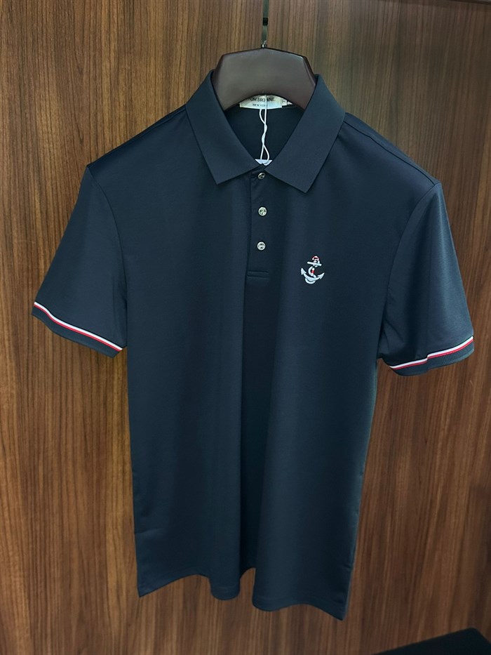 Göğüs Kabartma Nakış Logolu Yakalı T-Shirt
