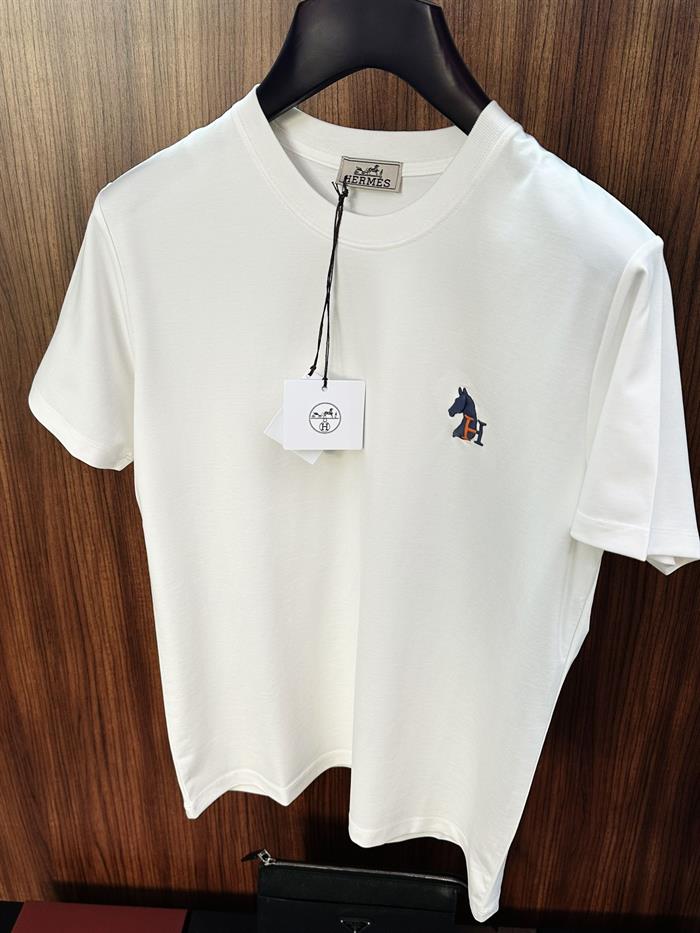 Göğüs Kabartma Nakış Logolu Modal Kumaş T-Shirt