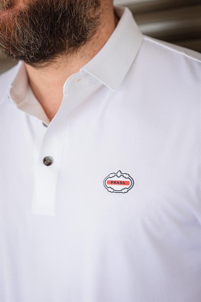 Göğüs Marka Logolu Modal Kumaş Yakalı T-Shirt